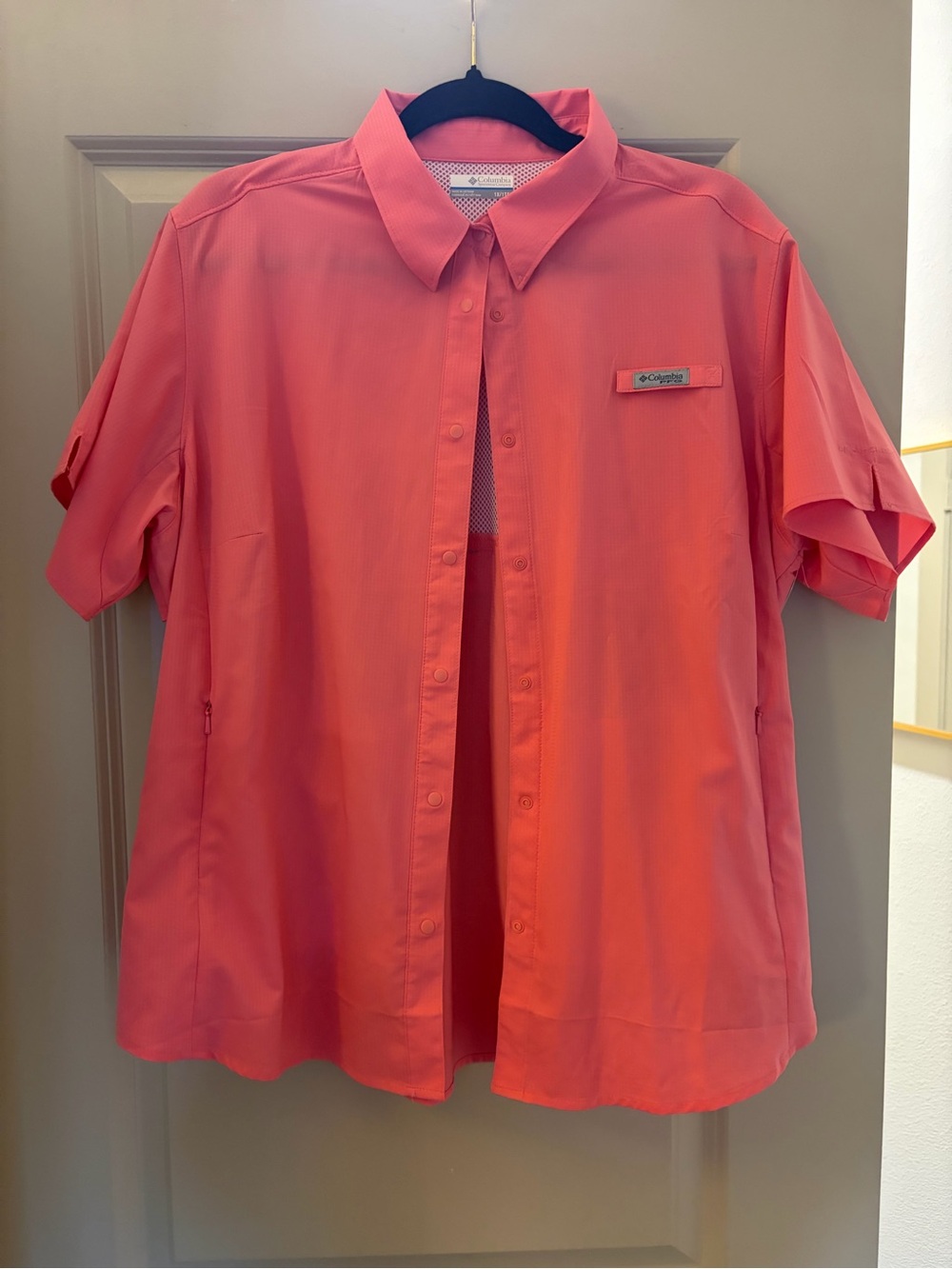 Columbia Men's Short-Sleeve Button-Front Coral Performance Shirt